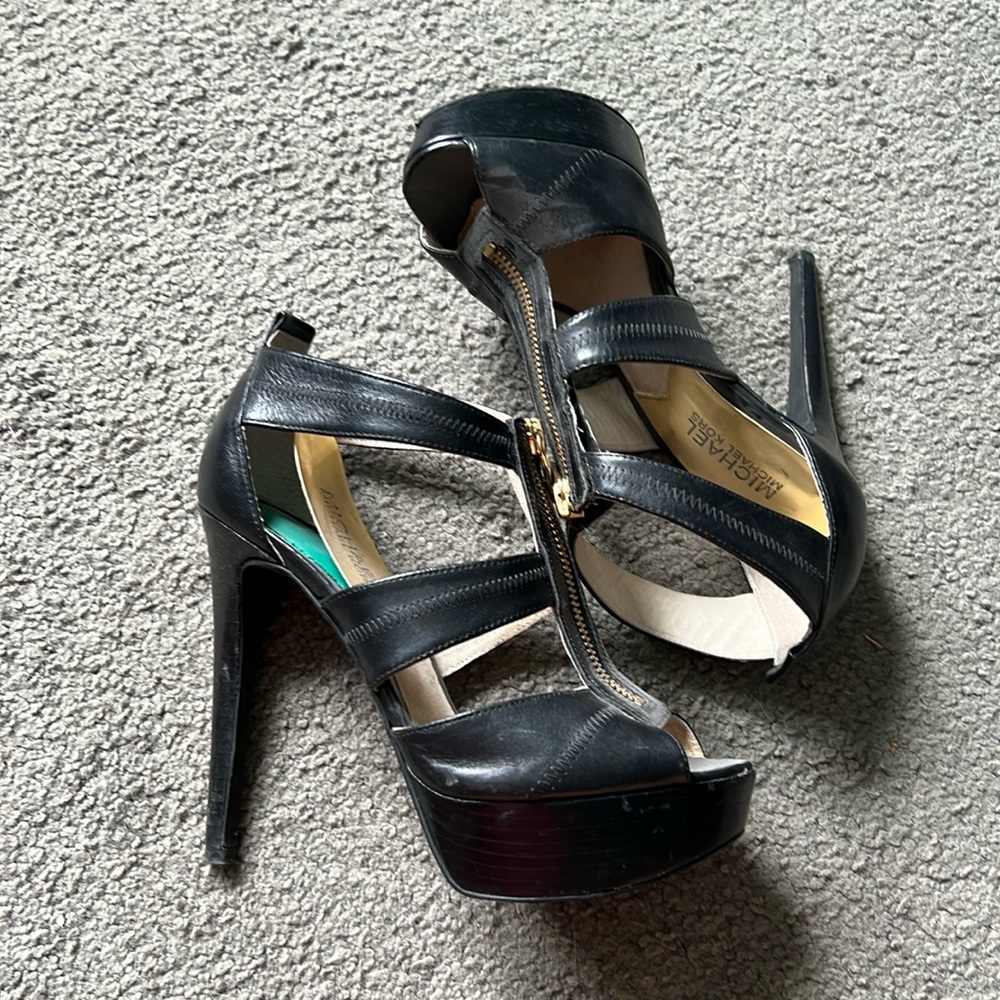 Michael Kors Black Berkeley sandals heel gold zipper size 6